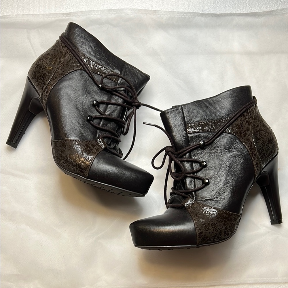 EASY Spirit Elegant Dark Brown Leather Ankle Boots